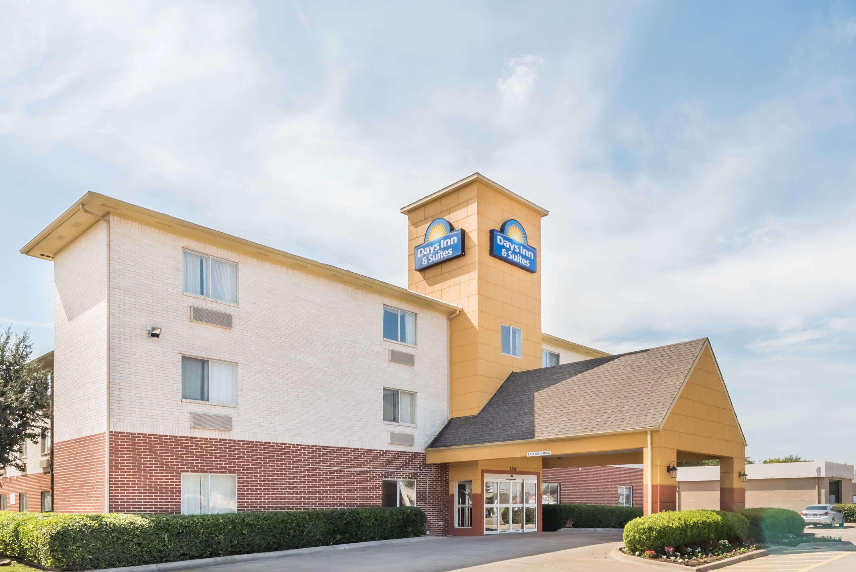 Days Inn & Suites By Wyndham Dallas Exterior foto